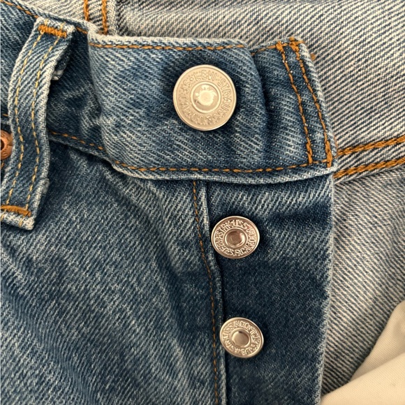 Levi Straight Leg Wedgie Fit Jeans - Picture 8 of 9